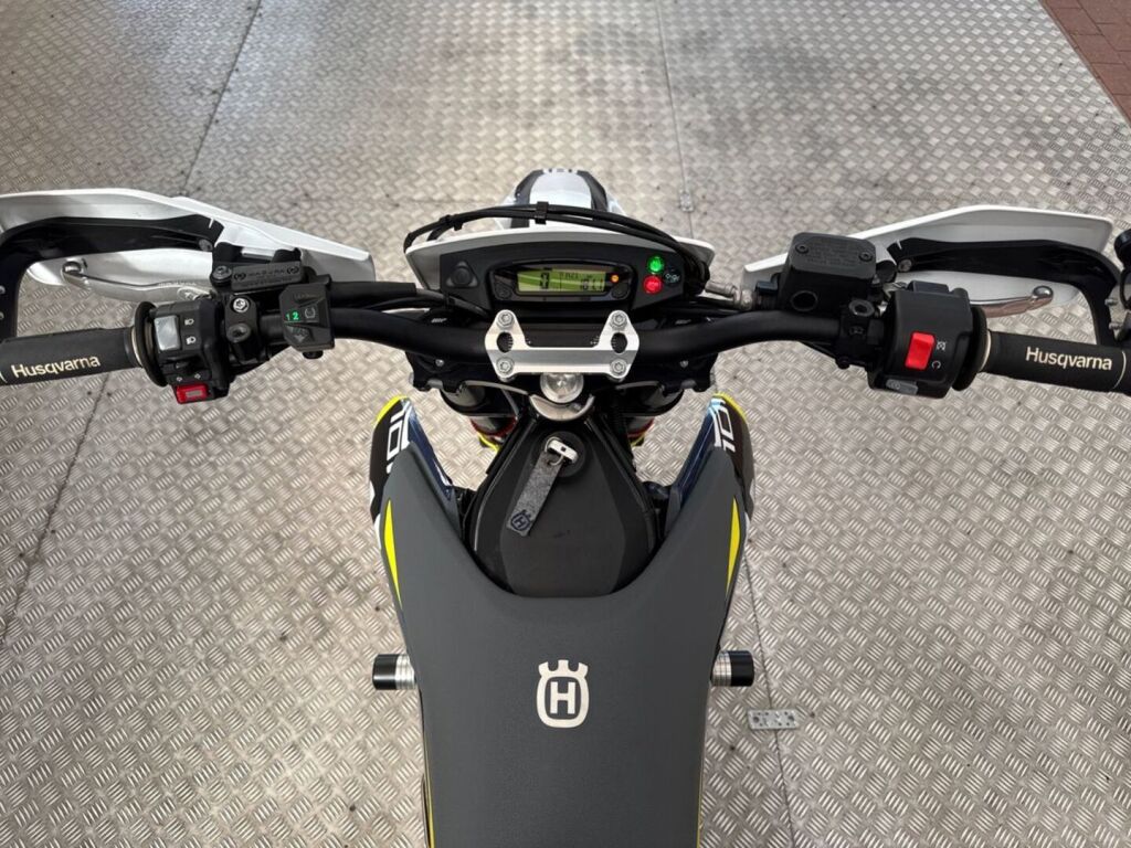 Husqvarna Husqvarna 701 Supermoto 2020 