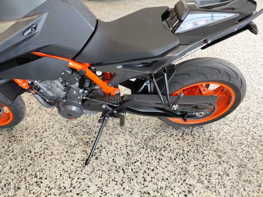 Ktm 890 2023 