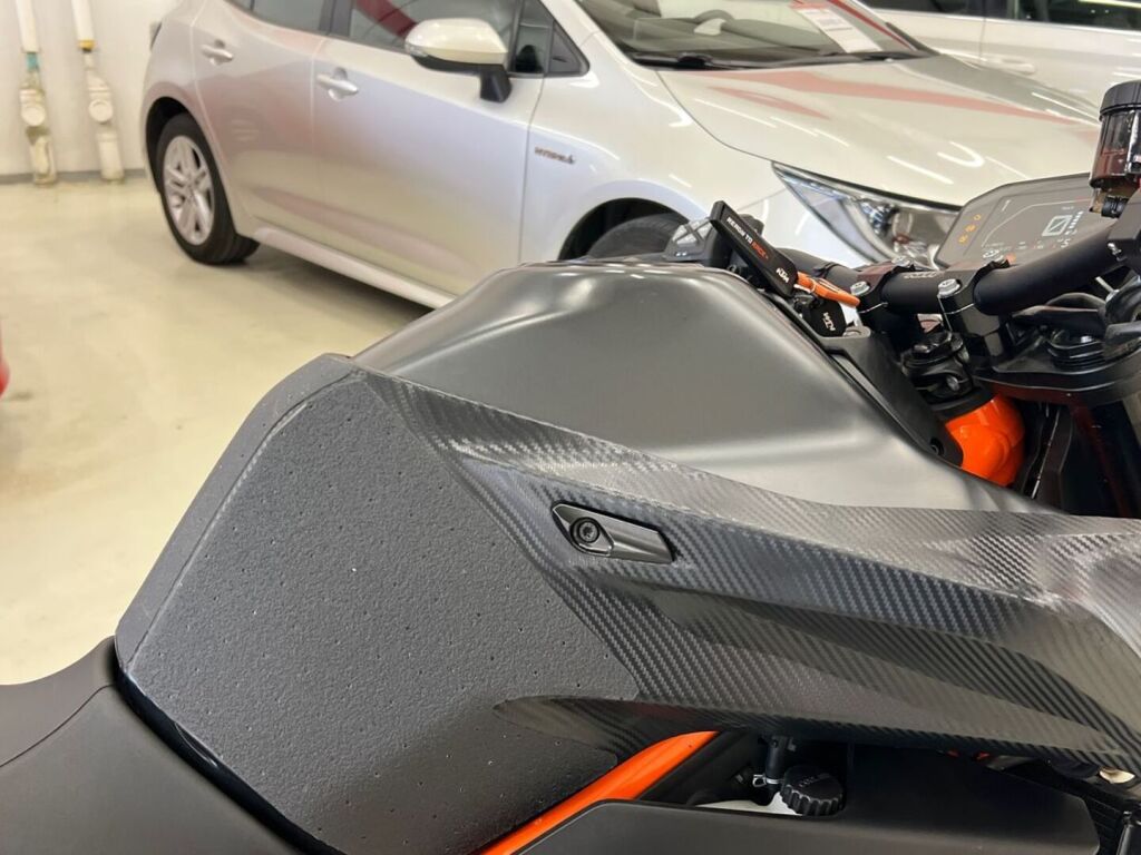Ktm 890 2023 