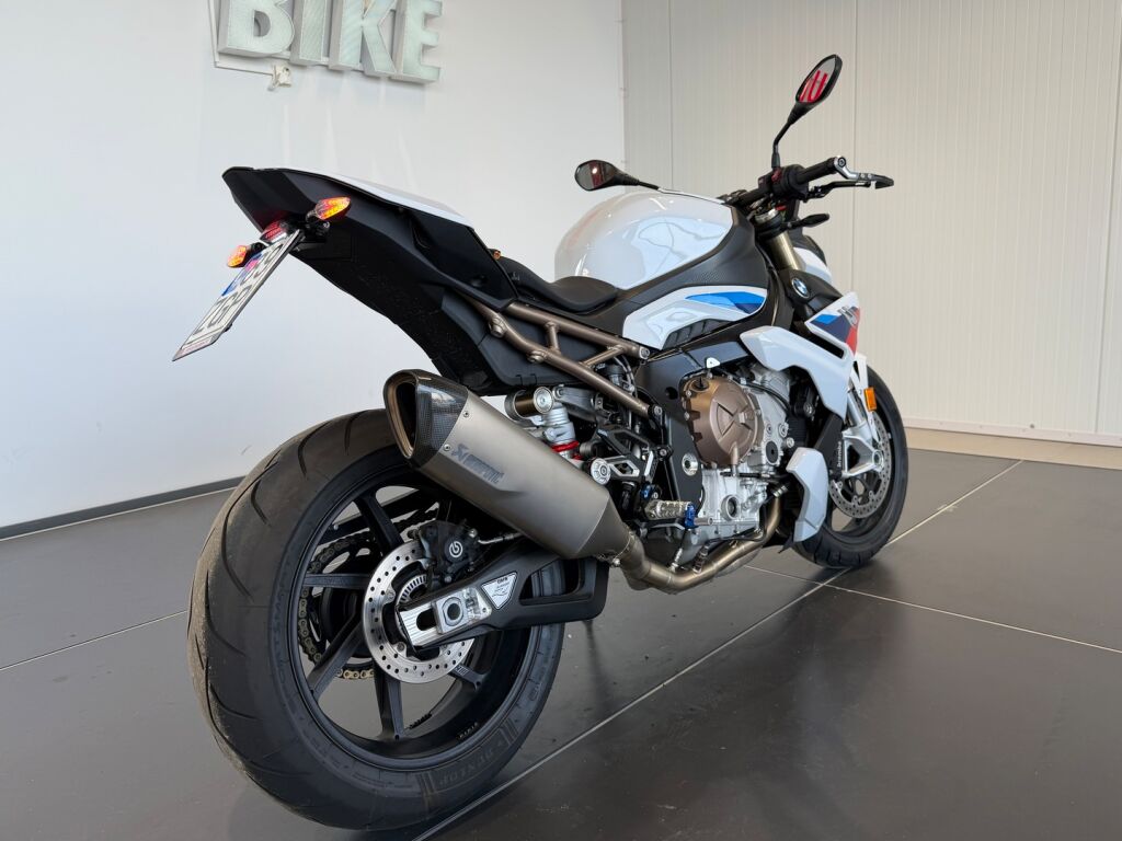 BMW S 2021 Valkoinen