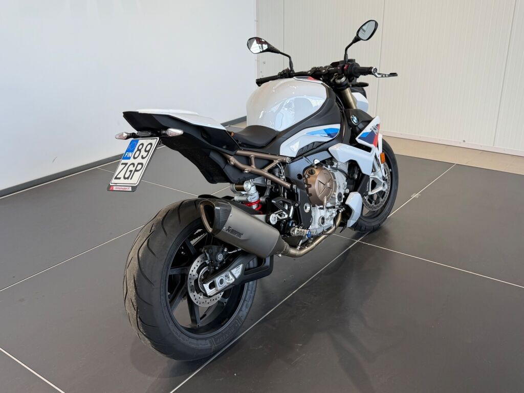 BMW S 2021 Valkoinen