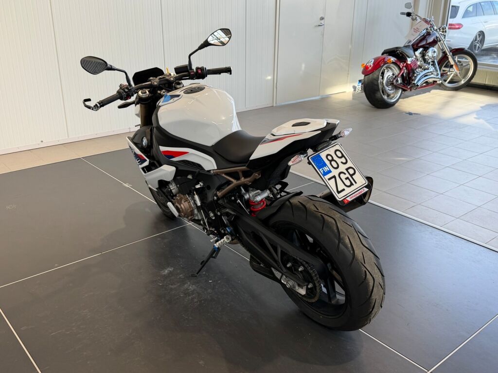 BMW S 2021 Valkoinen