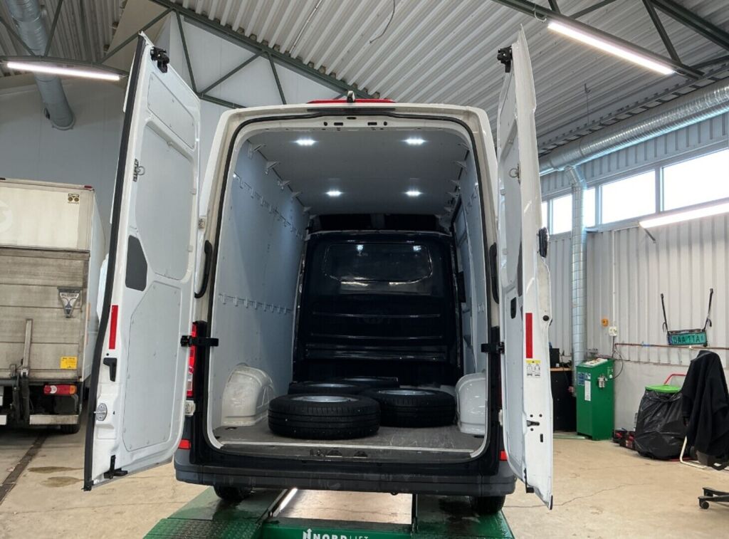 Volkswagen Crafter 2023 