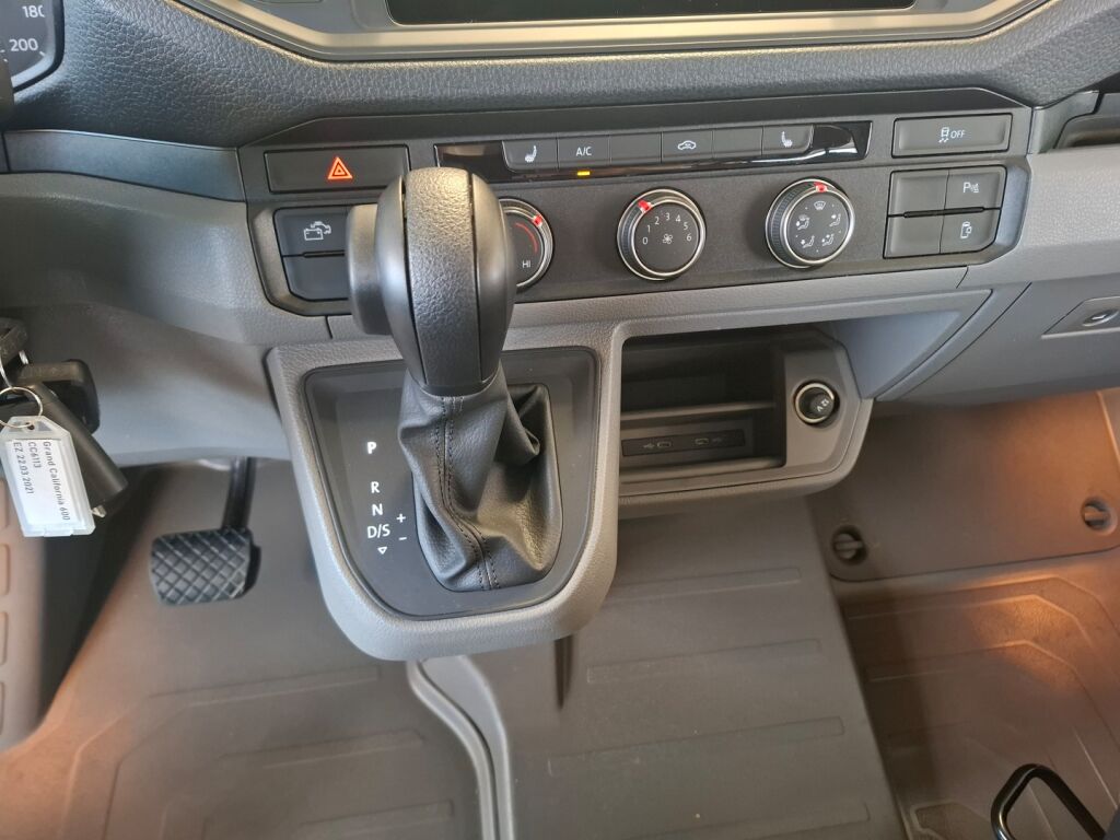 Volkswagen Grand California 2021 Y