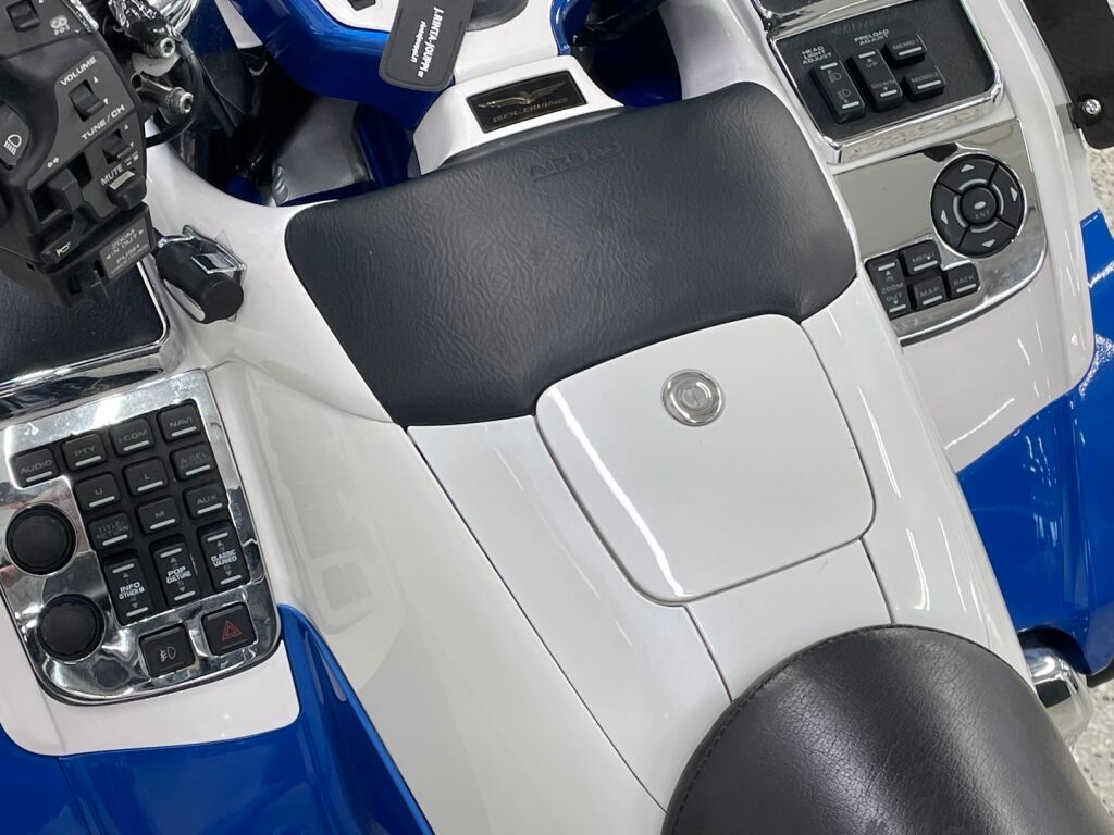 Honda GL 2016 Sininen