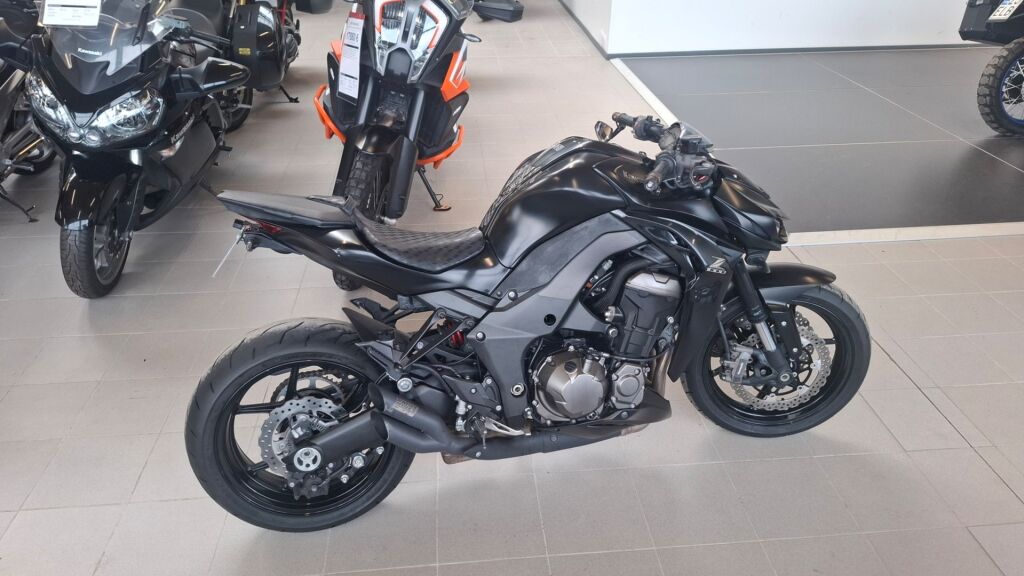 Kawasaki Z 2014 Musta