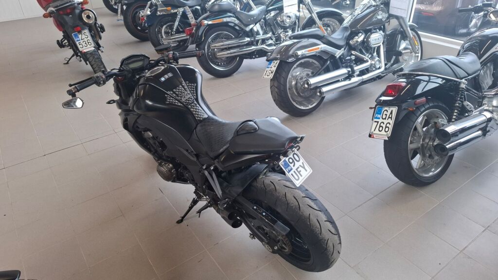 Kawasaki Z 2014 Musta