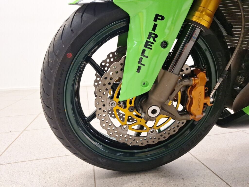 Kawasaki ZX-10R 2005 Musta