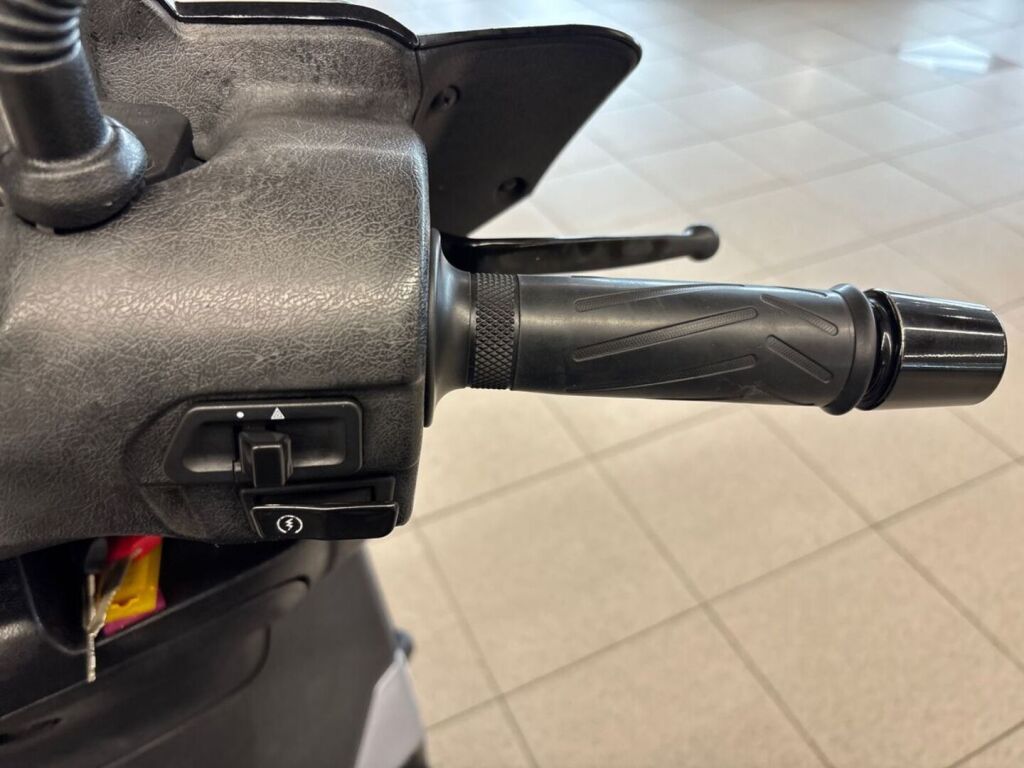 Yamaha X-MAX 2010 6