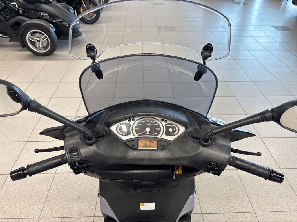 Yamaha X-MAX 2010 6