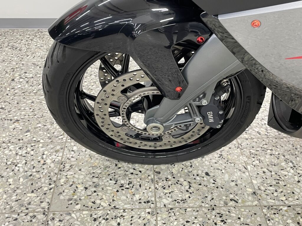 BMW K 2010 moniväri