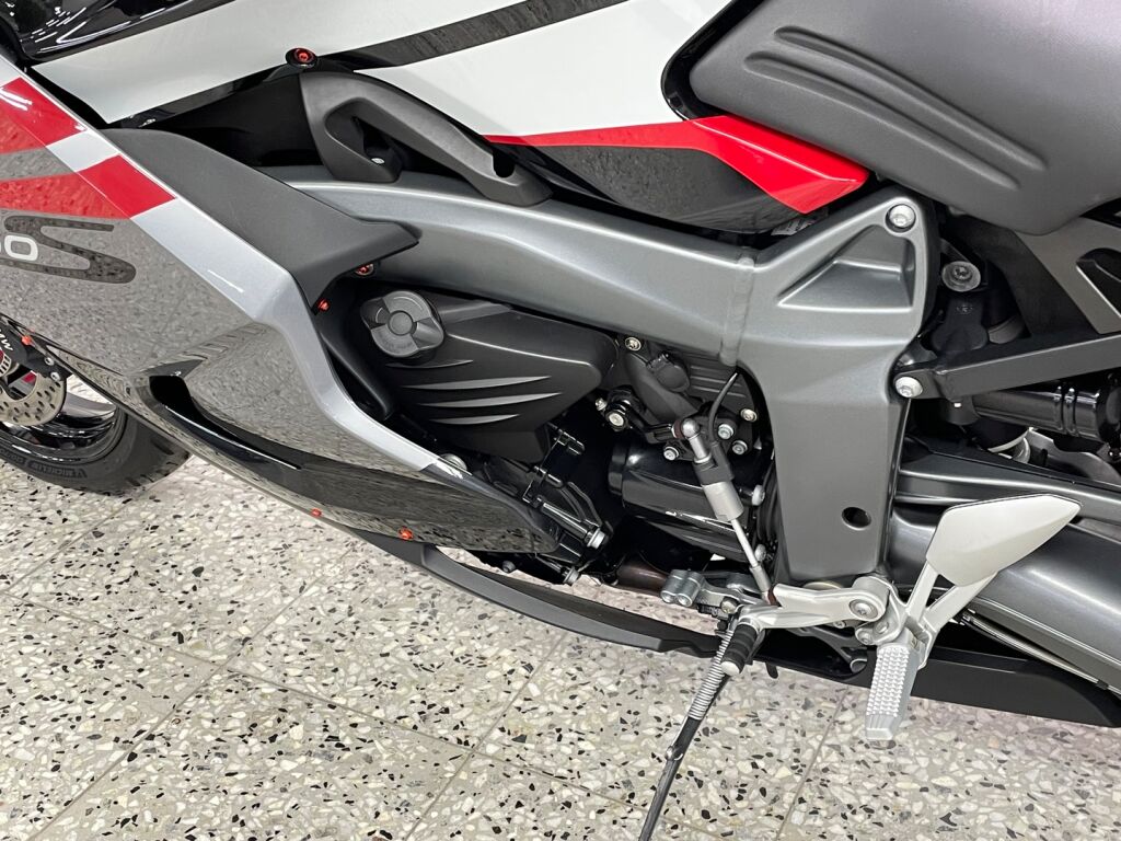 BMW K 2010 moniväri