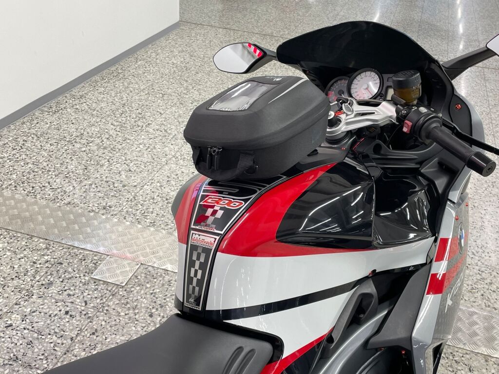BMW K 2010 moniväri