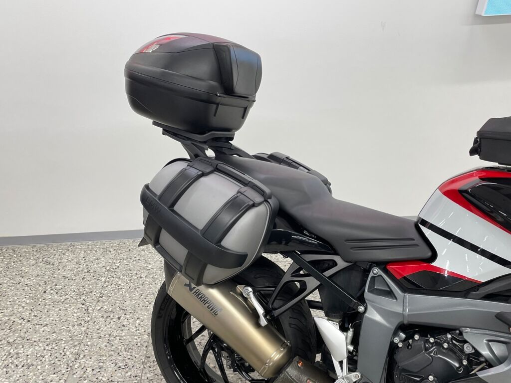 BMW K 2010 moniväri