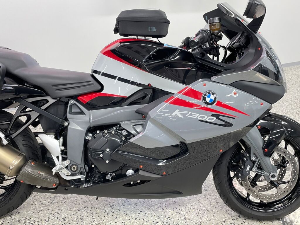 BMW K 2010 moniväri