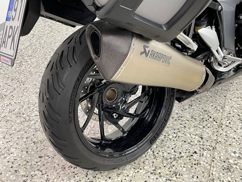 BMW K 2010 moniväri