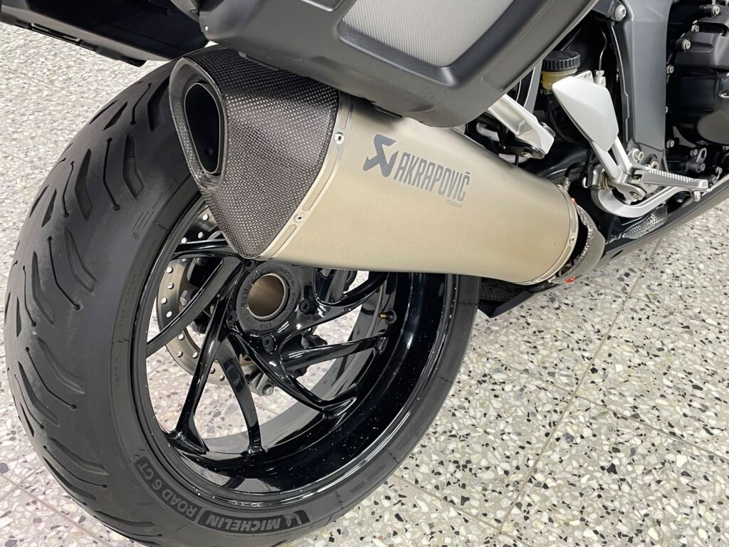 BMW K 2010 moniväri
