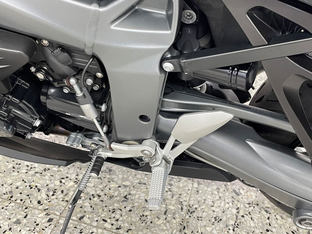 BMW K 2010 moniväri