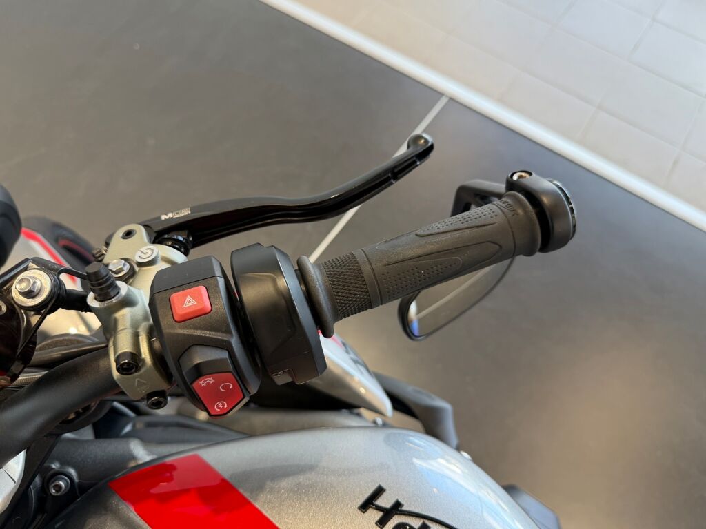 Triumph STREET TRIPLE 2020 