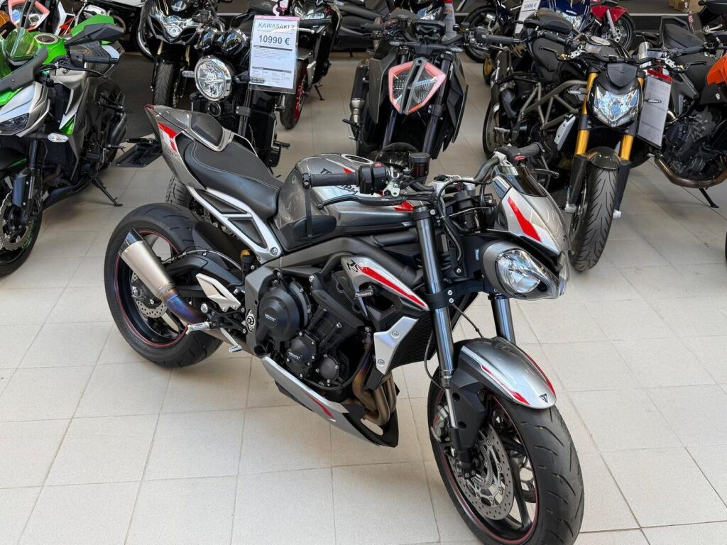 Triumph STREET TRIPLE 2020 