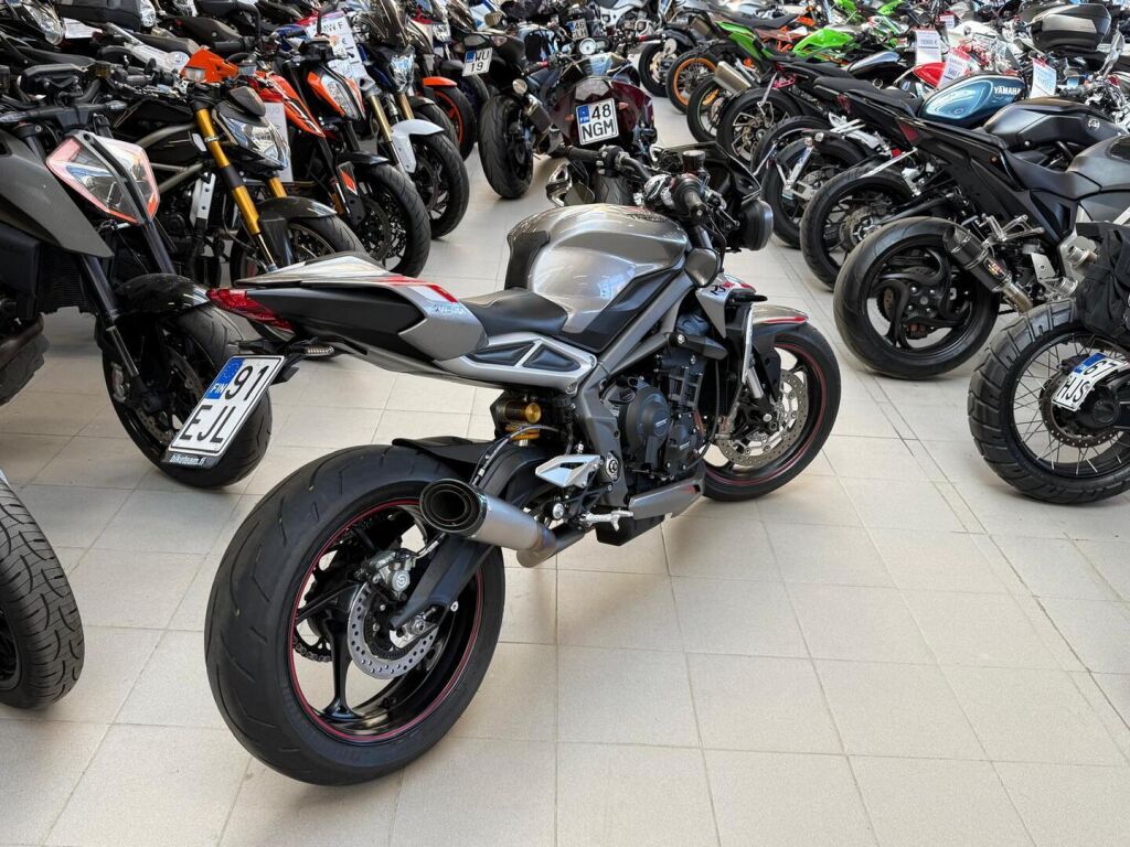 Triumph STREET TRIPLE 2020 