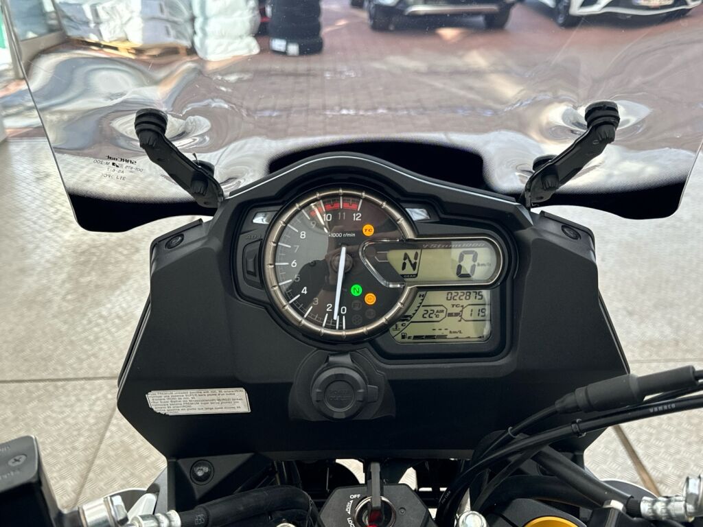 Suzuki DL 2015 Musta