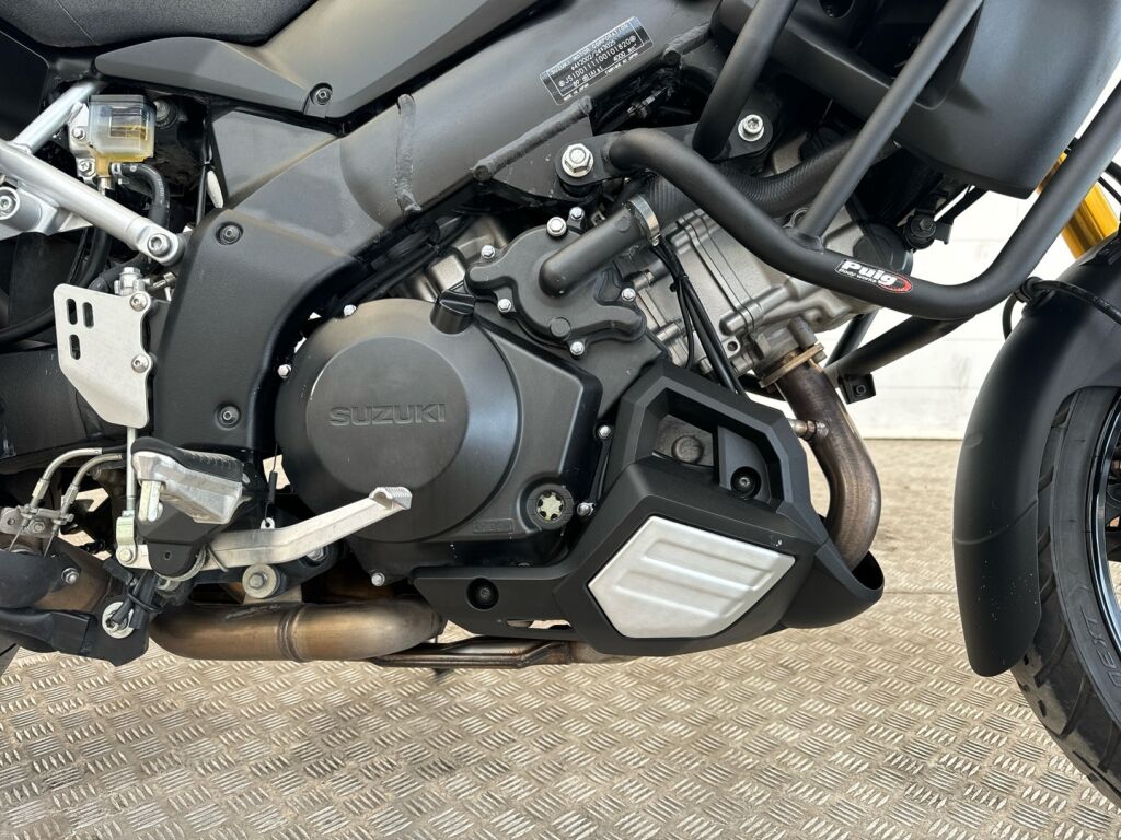 Suzuki DL 2015 Musta