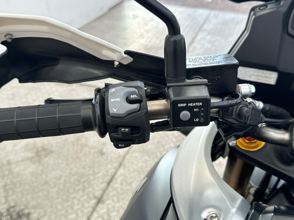 Suzuki DL 2015 Musta