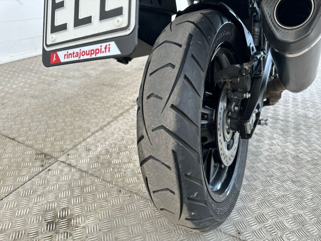 Suzuki DL 2015 Musta