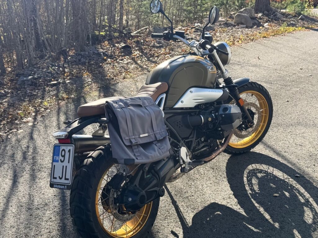BMW R 2022 Vihreä