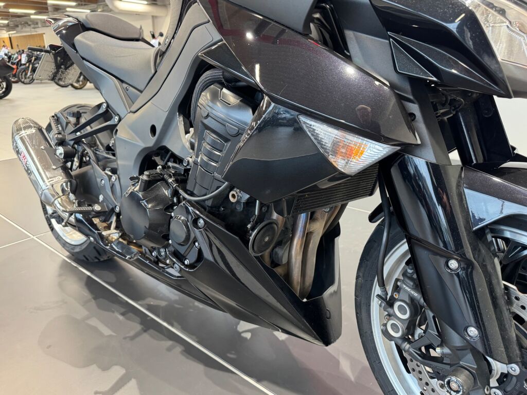 Kawasaki Z 2010 Harmaa