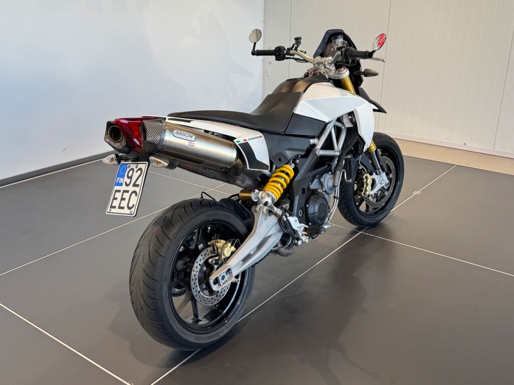 Aprilia Dorsoduro 2012 