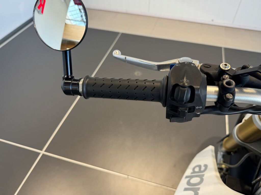 Aprilia Dorsoduro 2012 