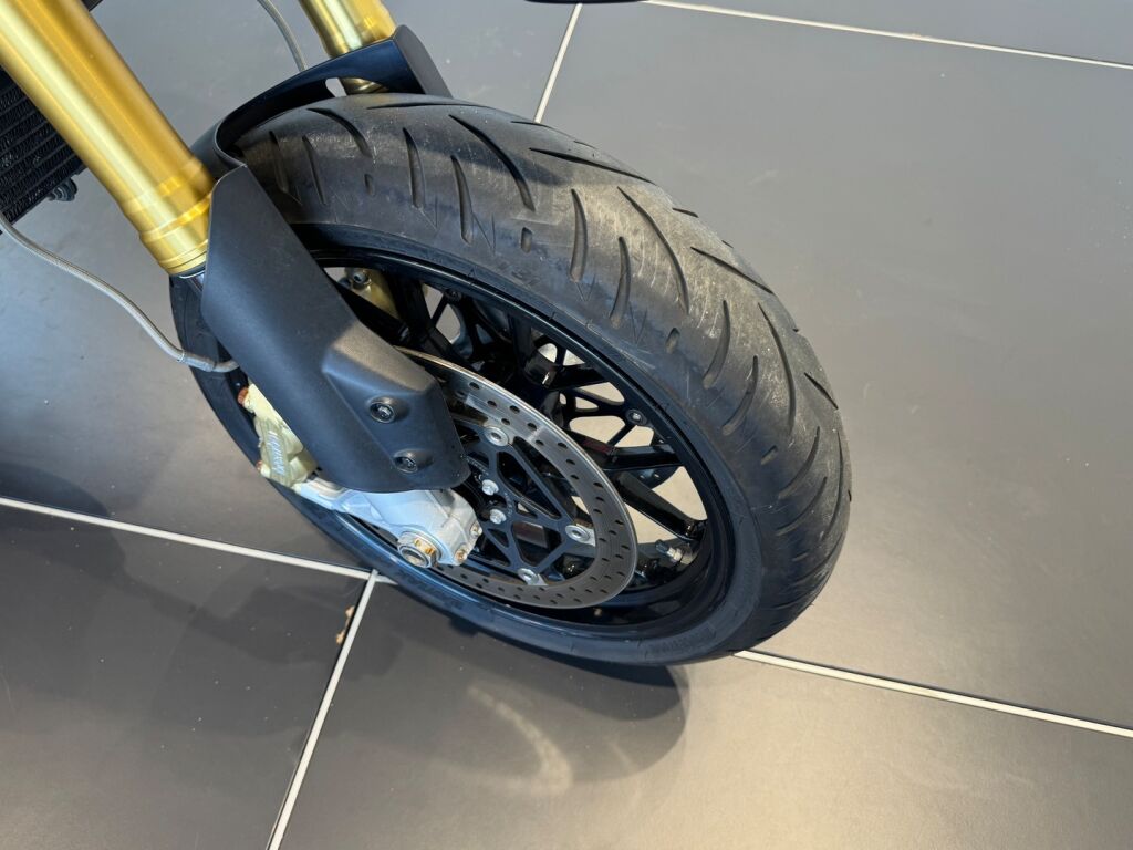 Aprilia Dorsoduro 2012 