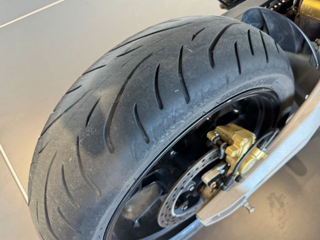 Aprilia Dorsoduro 2012 