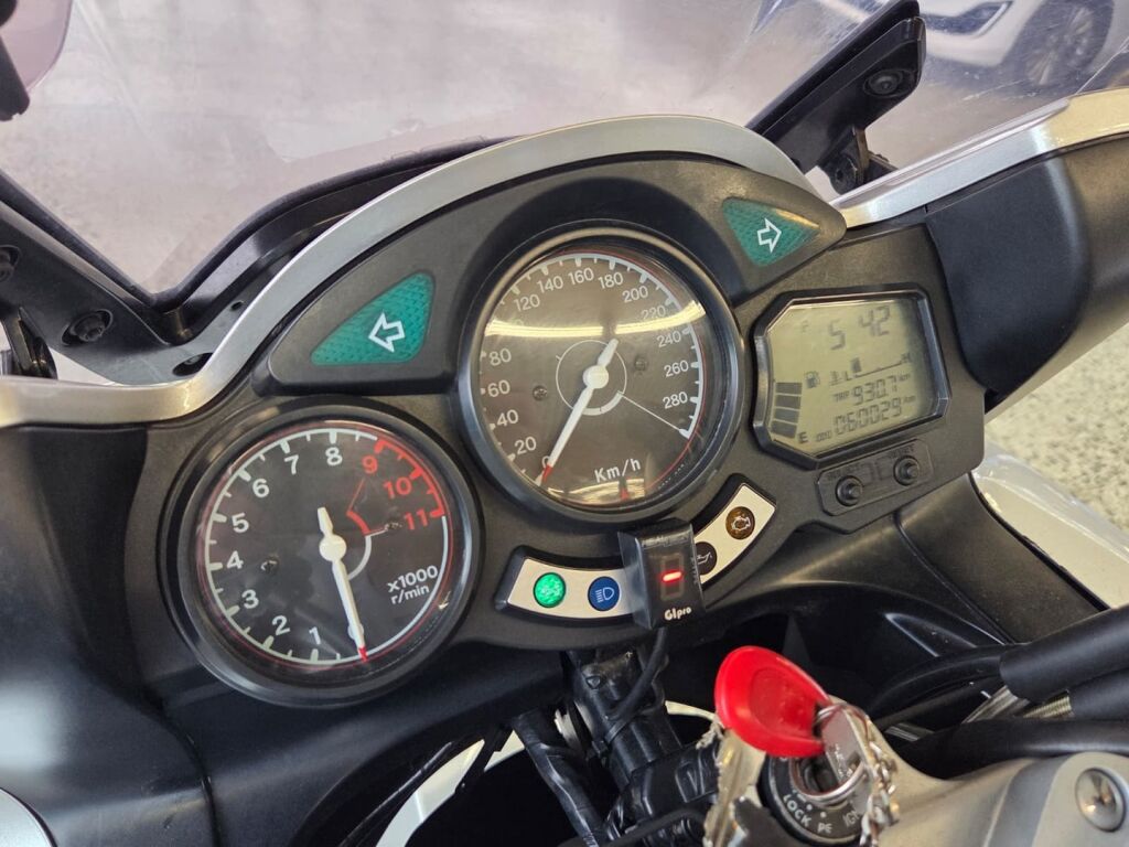 Yamaha FJR 2003 Harmaa