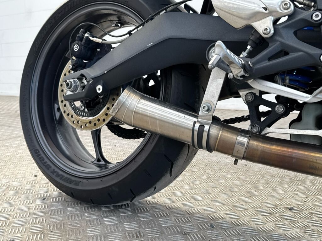 Triumph STREET TRIPLE 2015 