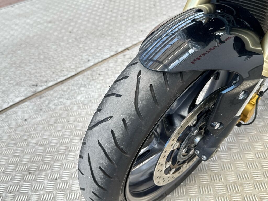 Triumph STREET TRIPLE 2015 