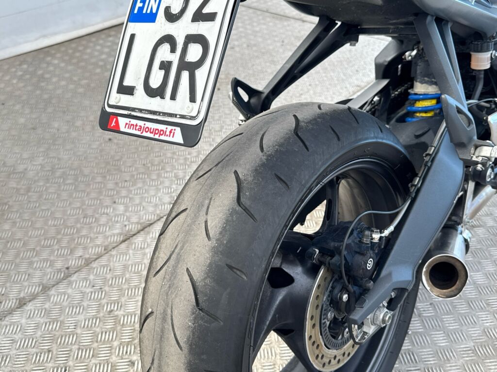 Triumph STREET TRIPLE 2015 