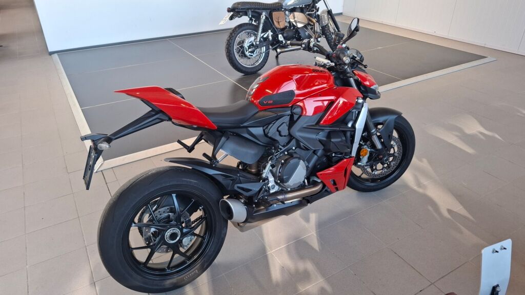 Ducati STREETFIGHTER 2022 