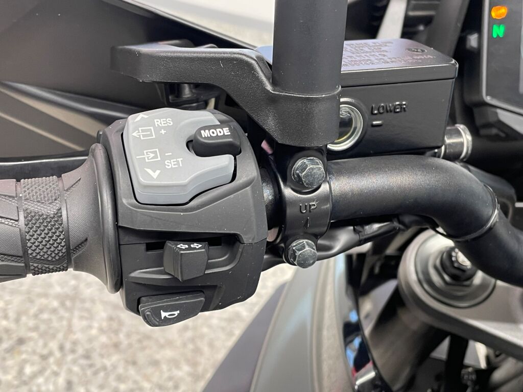 Suzuki DL 2020 