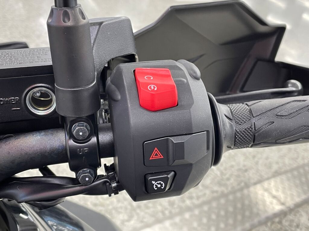 Suzuki DL 2020 
