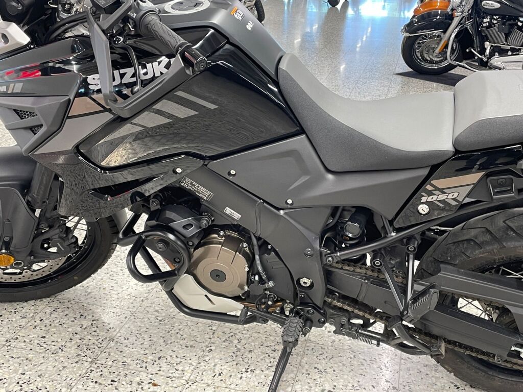 Suzuki DL 2020 