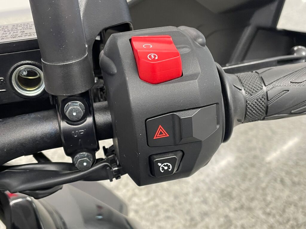 Suzuki DL 2020 