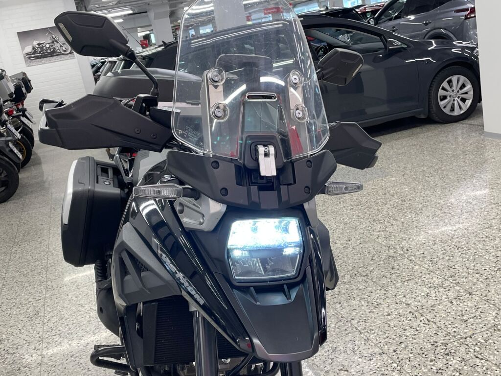 Suzuki DL 2020 