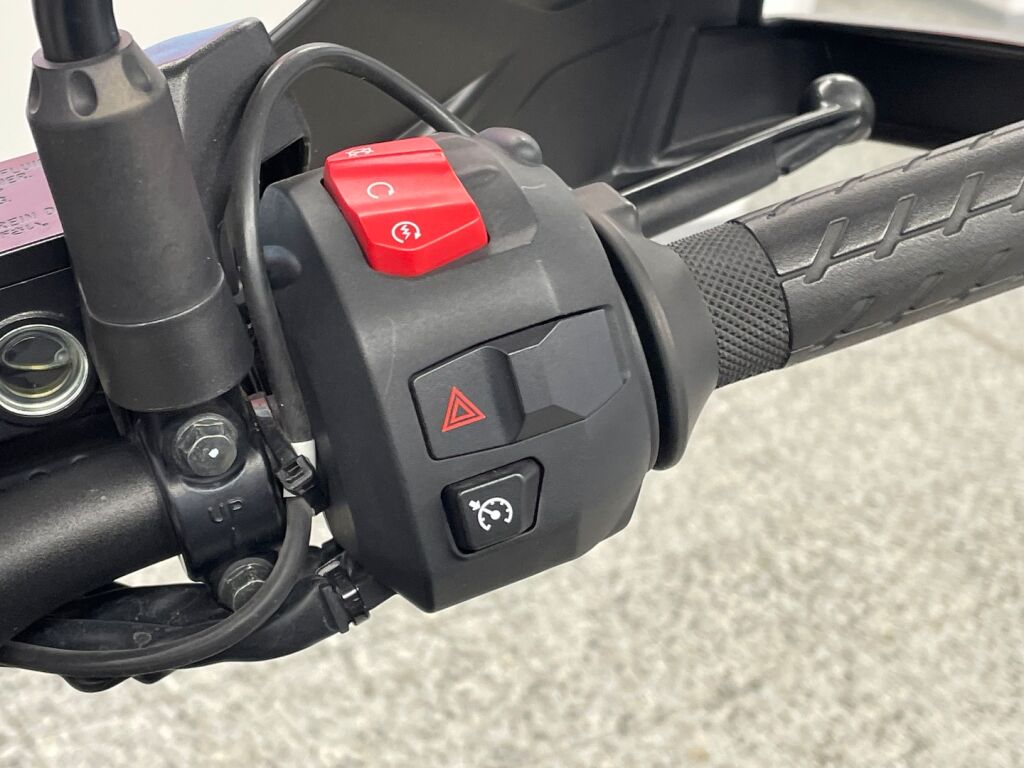 Suzuki DL 2020 