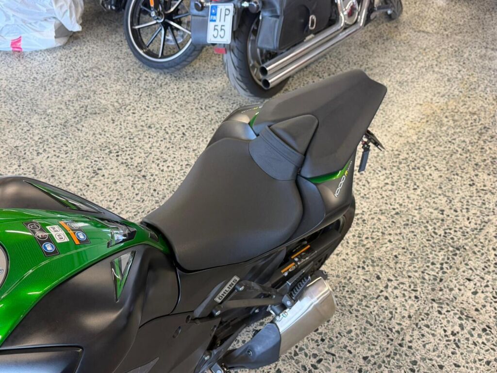 Kawasaki Z 2021 Musta