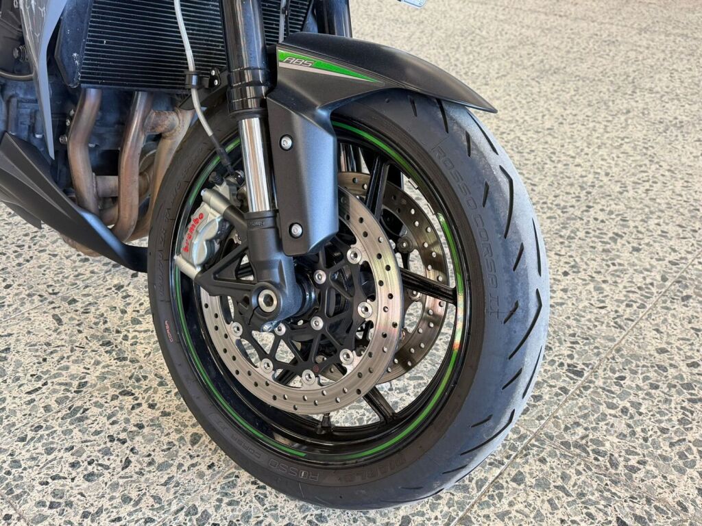 Kawasaki Z 2021 Musta