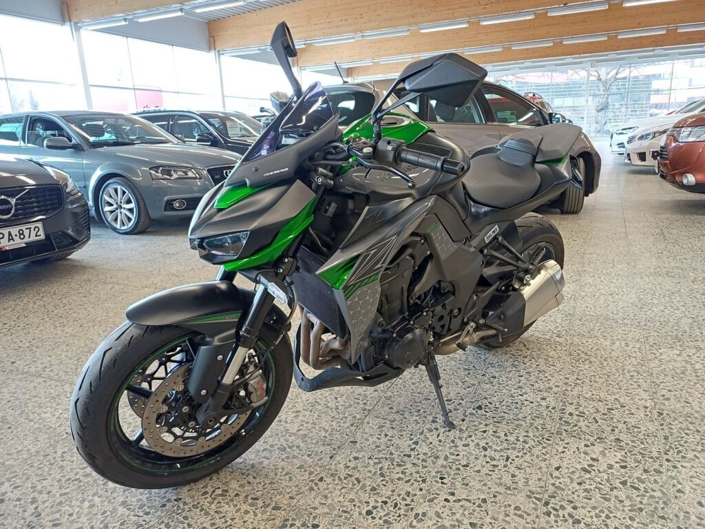 Kawasaki Z 2021 Musta