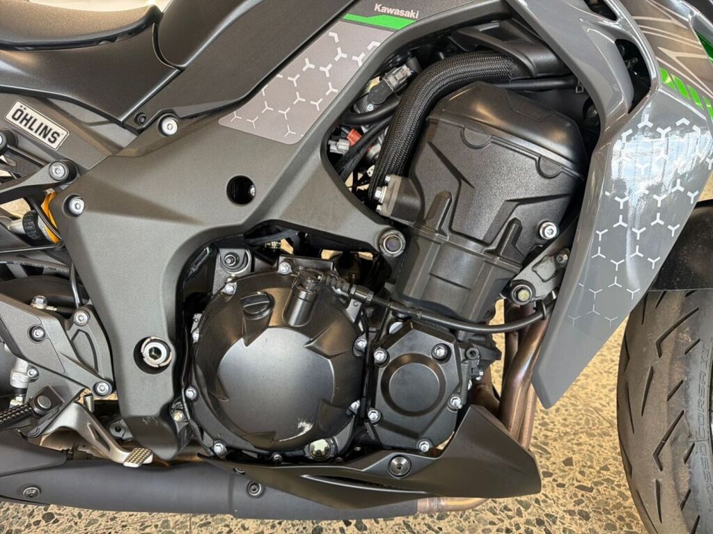 Kawasaki Z 2021 Musta